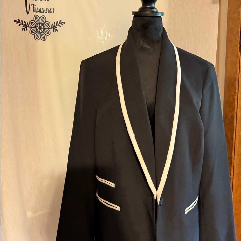 Women’s Black Shawl Color Blazer with White accent trim and button front Size 14